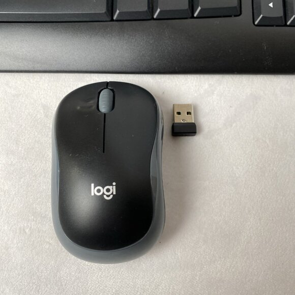 Logitech Wireless Black Keyboard + M185 Mouse + Receiver Dongle TESTED WORKS - Picture 2 of 11